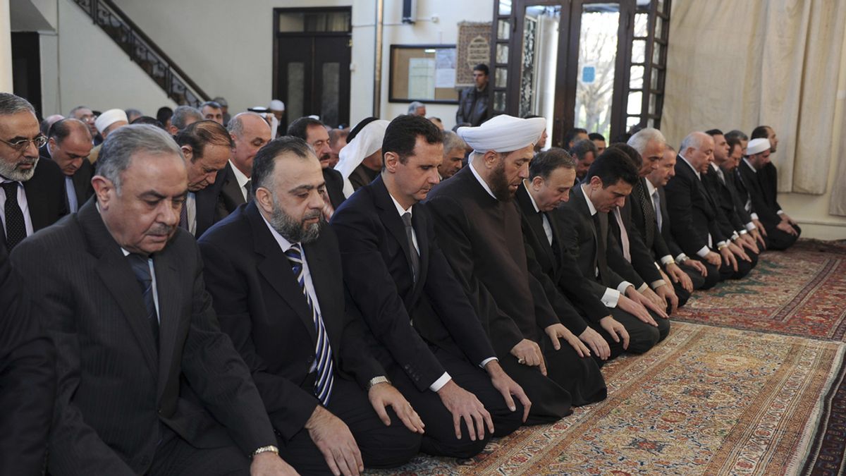 Bashar al-Assad en una ceremonia por el aniversario del nacimiento de Mahoma