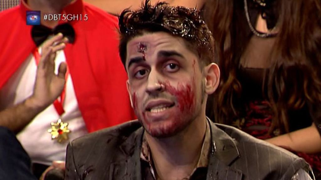 Las gradas del debate celebran Halloween