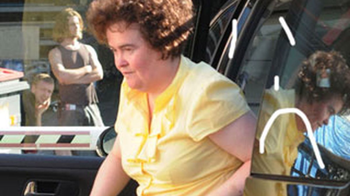 Susan Boyle ha tenido que ser hospitalizada por agotamiento tras la final del concurso 'Britain's Got Talent'. Foto 'The Sun'
