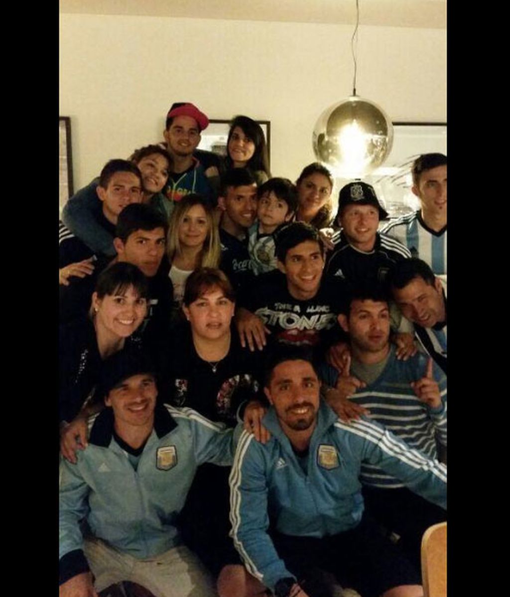 Kun Agüero, reencuentro con la familia