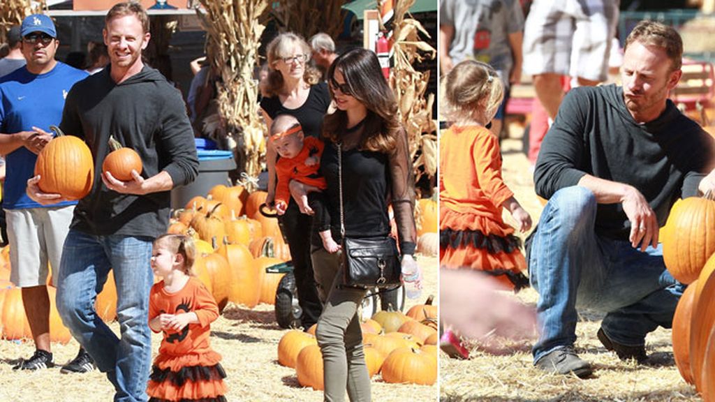 Ian Ziering y Erin Ludwig llevaron a sus hijas disfrazadas para comprar calabazas