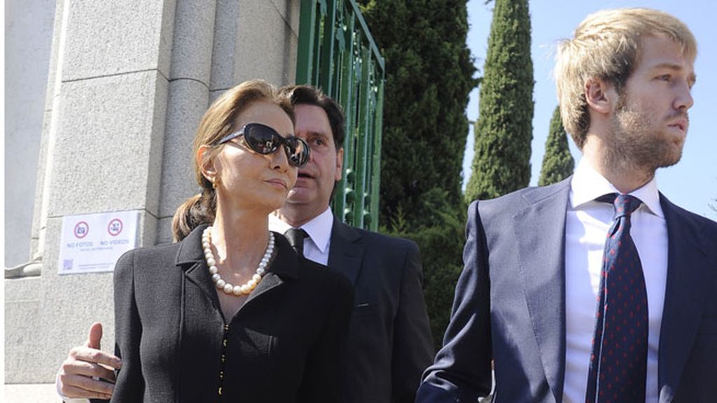 Isabel Preysler, la familia y los amigos de Miguel Boyer, unidos en su entierro
