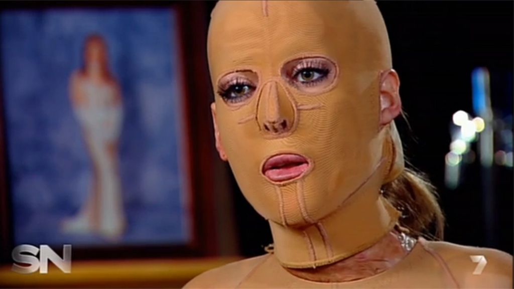 Dana Vulin con máscara