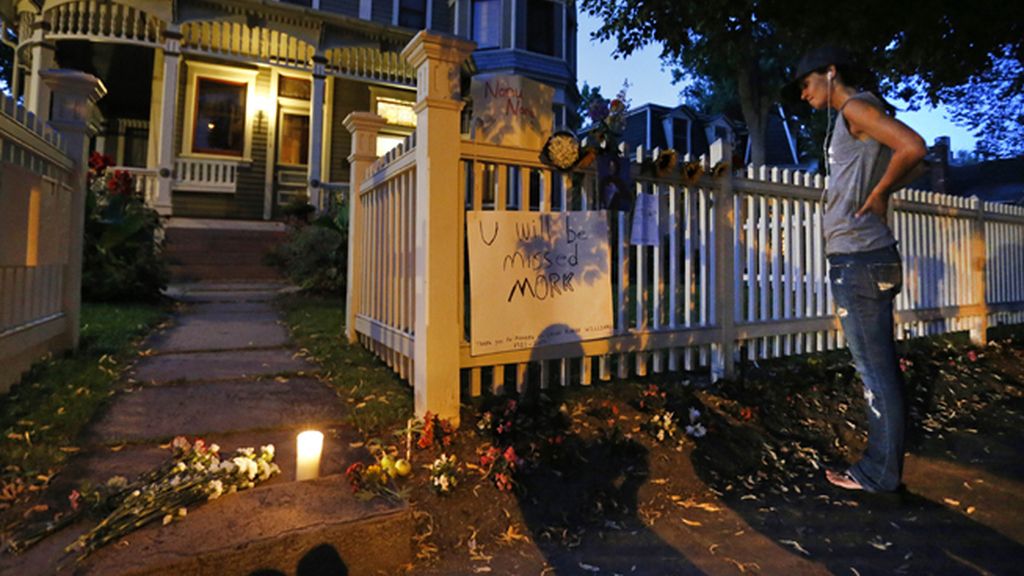 Los fans se han acercado para darle un último adiós