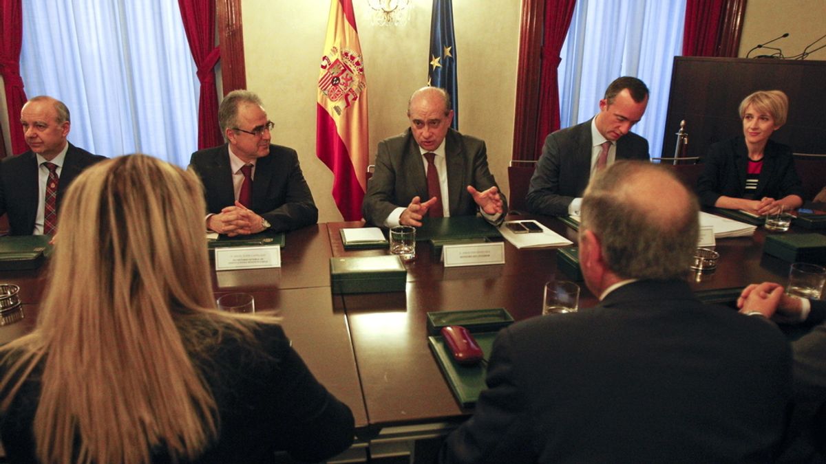 Fernández Díaz se reúne con representantes de Víctimas del Terrorismo