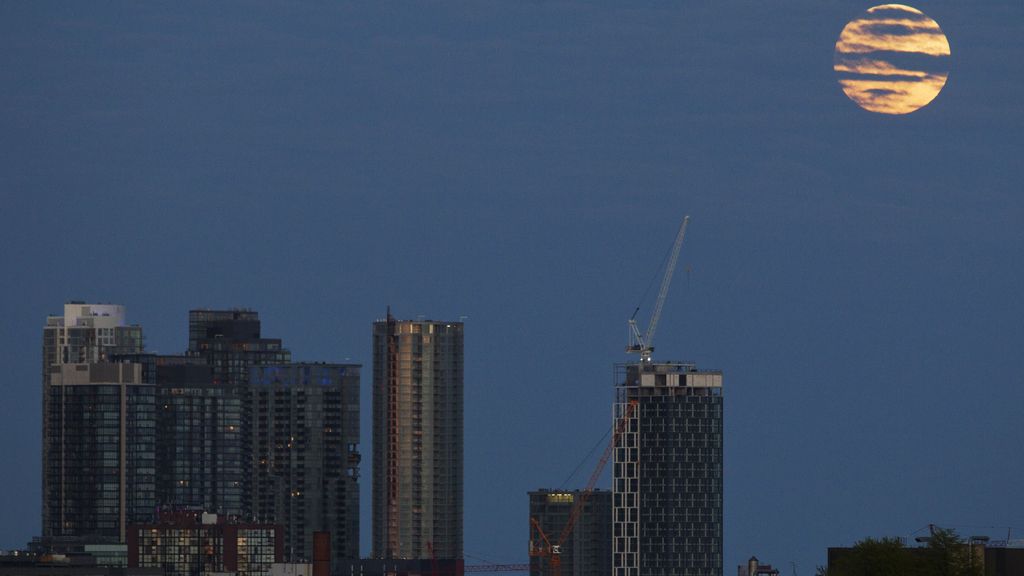 La 'superluna' se come la Tierra