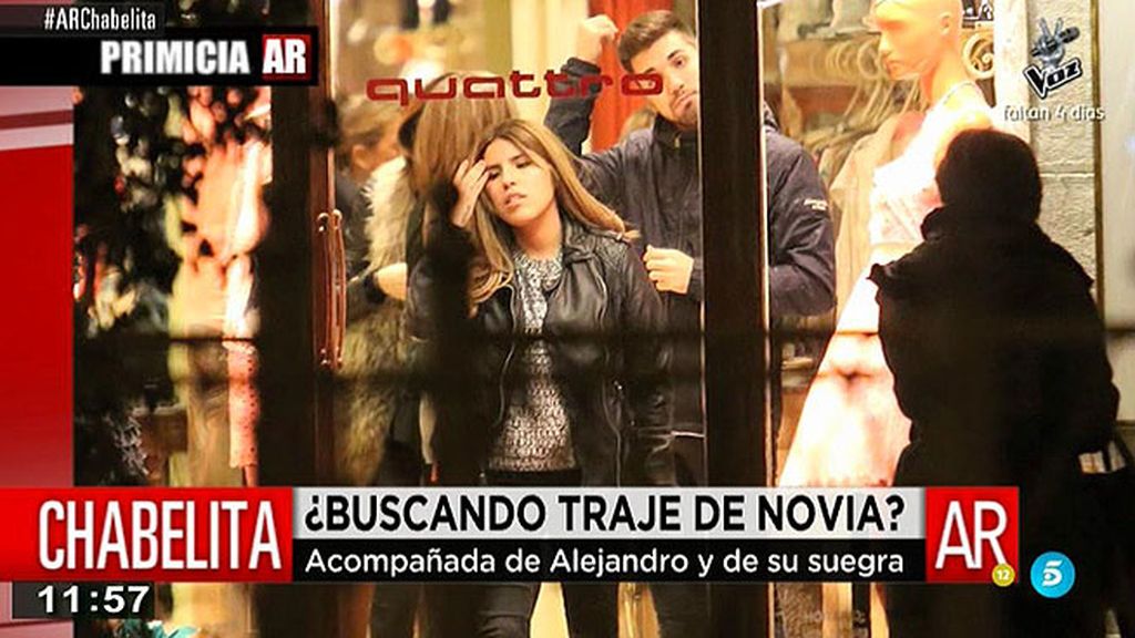 Chabelita, Alejandro y su madre pasaron una tarde de compras por Santander