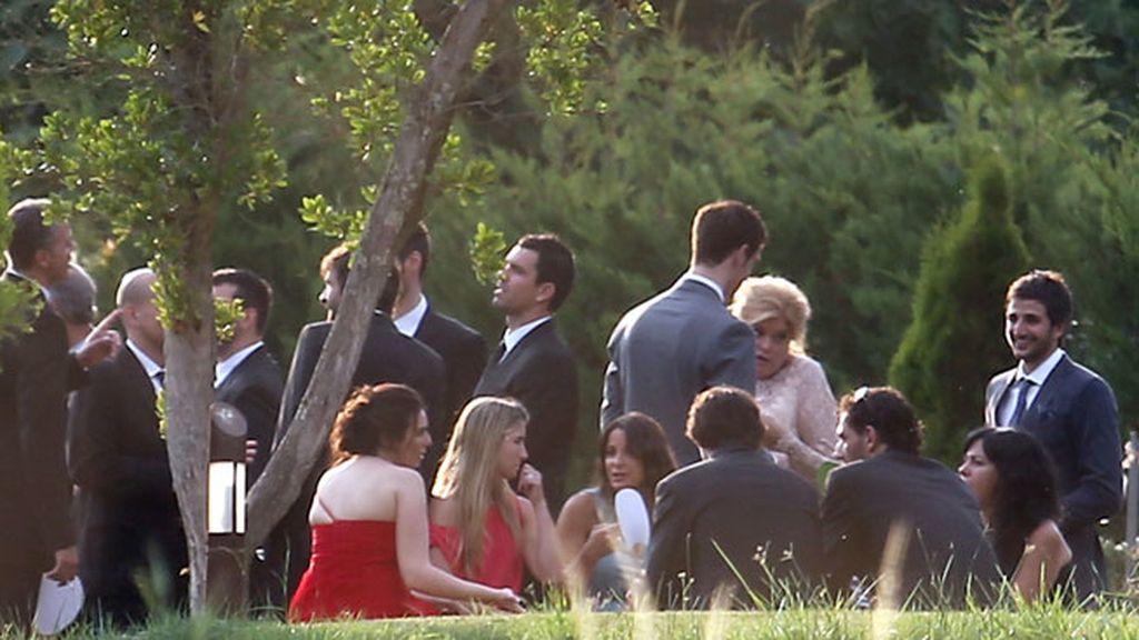 El vestido verde de la novia, los invitados, la masía... Así fue la boda de Marc Gasol