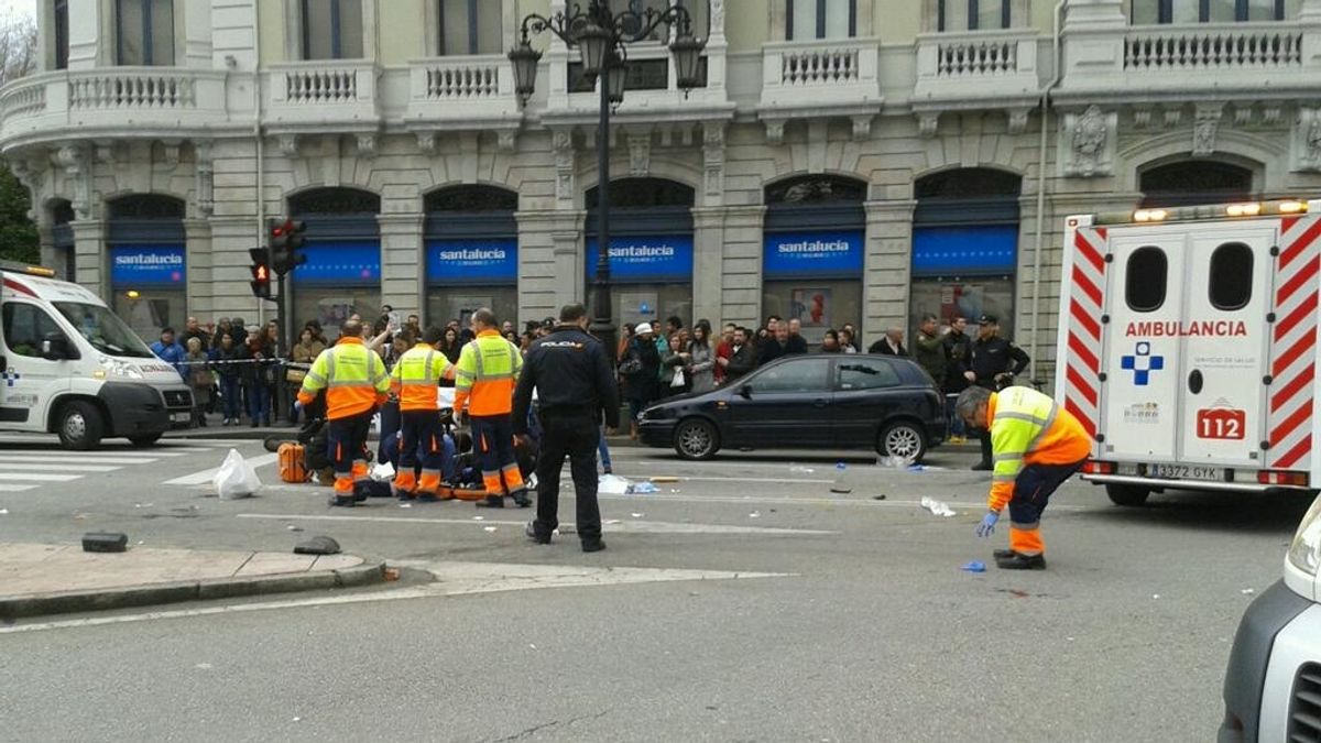 Al menos siete atropellados en la plaza de la Escandalera en Oviedo