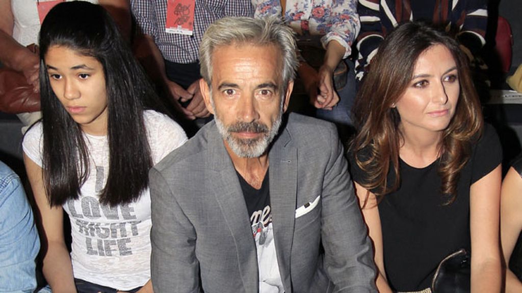 Imanol Arias en el desfile de Ion Fiz y Juana Martín