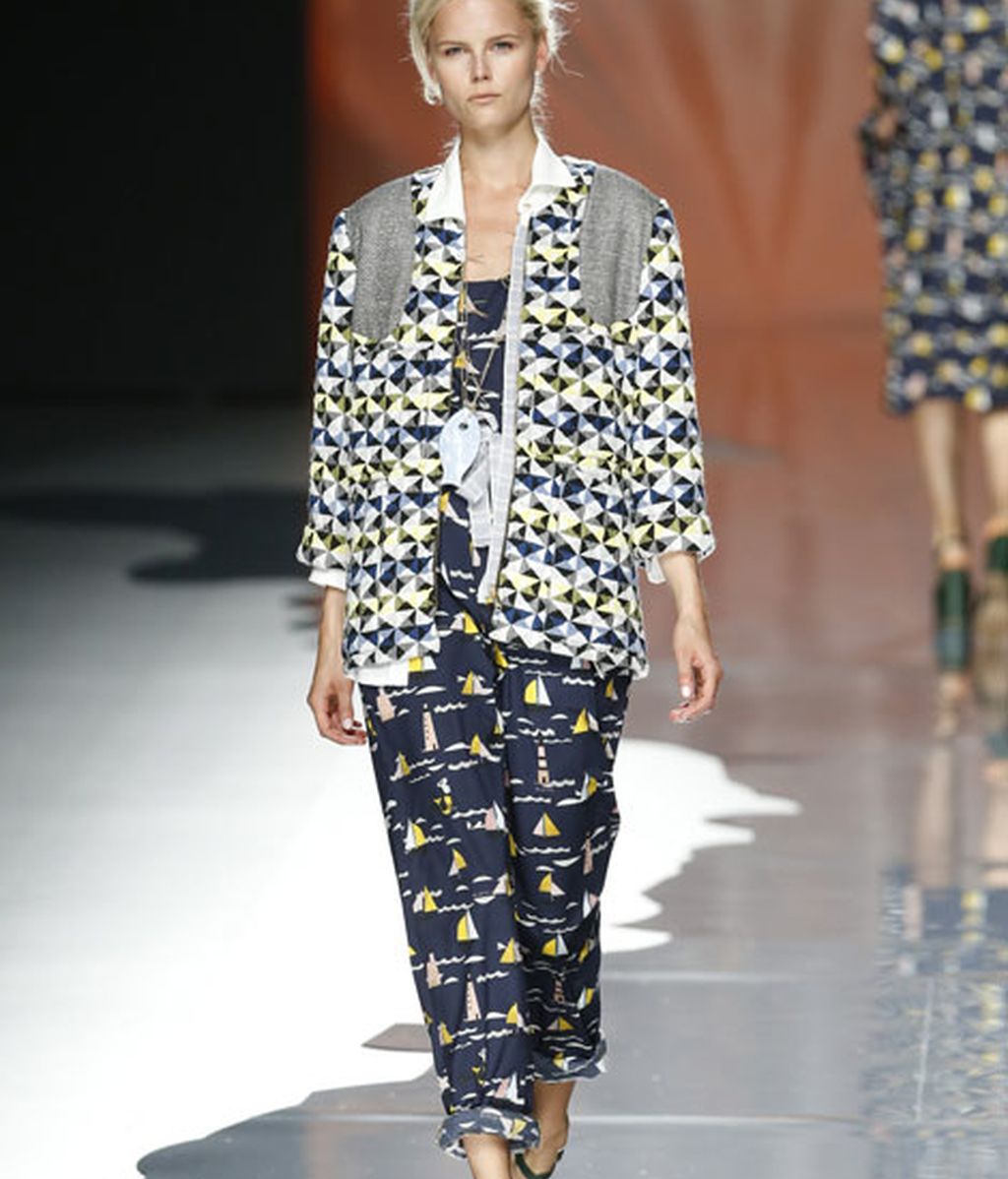 Siluetas fluidas y prints marineros