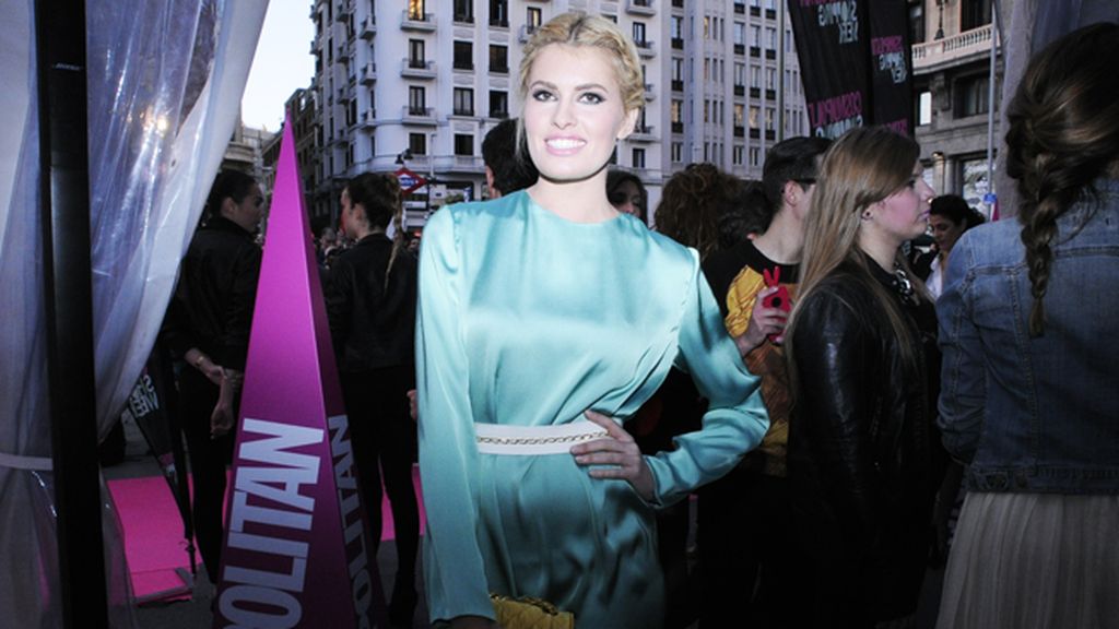 Adriana Abenia con vestido de Iván Campaña