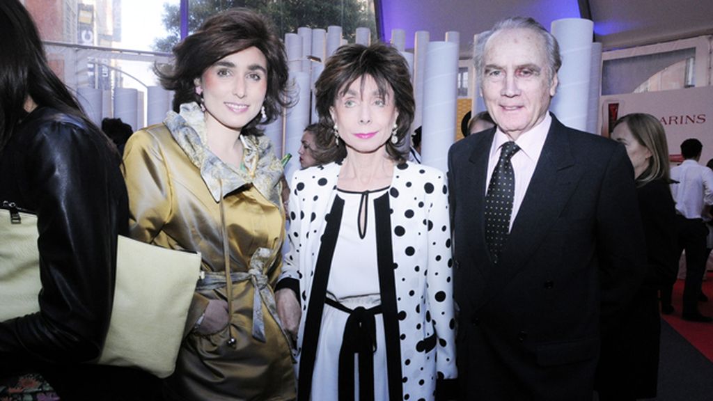 La familia Segrelles no quiso perderse esta fiesta en plena plaza de Callao