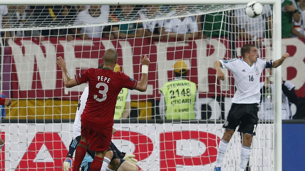 M. Gómez gana la partida a C. Ronaldo