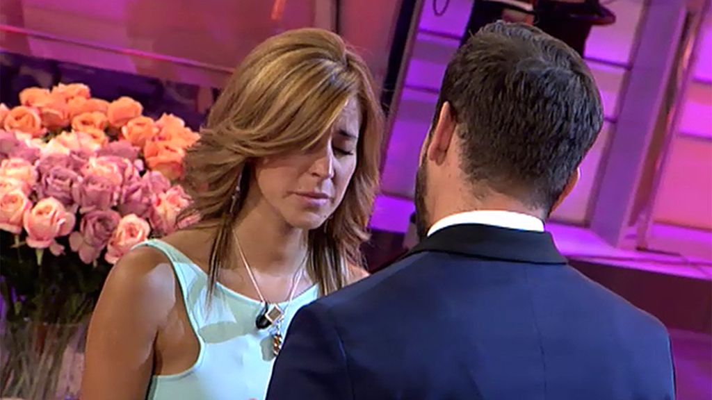 Manu cierra su trono con un precioso beso