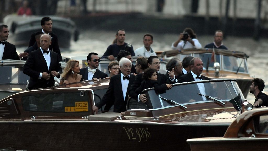 George Clooney y Amal Alamuddin junto a los invitados el día de su boda