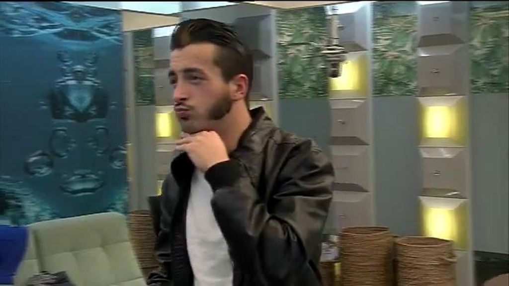 Aritz se afeita para la fiesta rocabilly de 'GH16'
