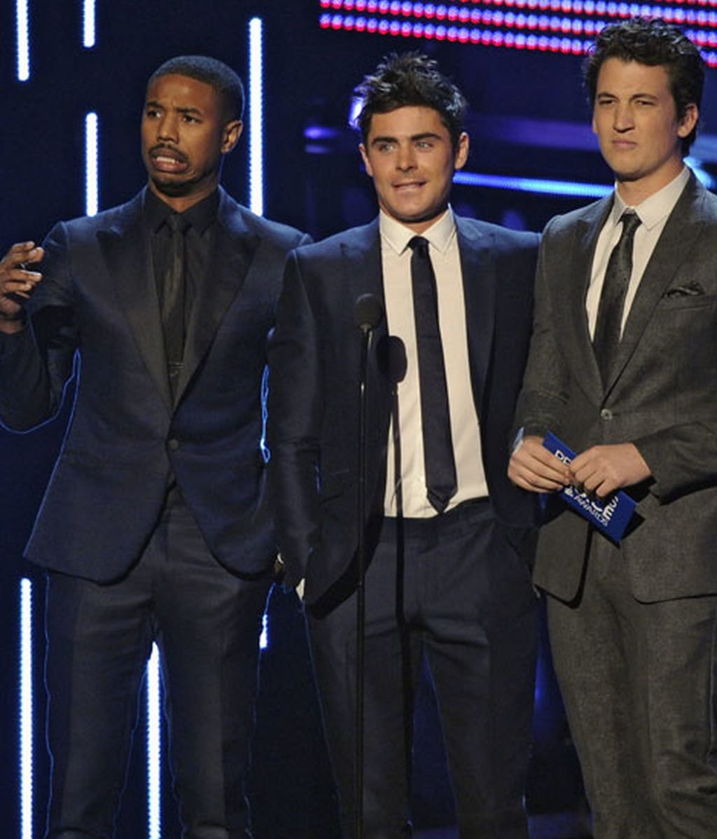 Jessica Alba, Sandra Bullock y Heidi Klum, vestidazos en los People’s Choice Awards