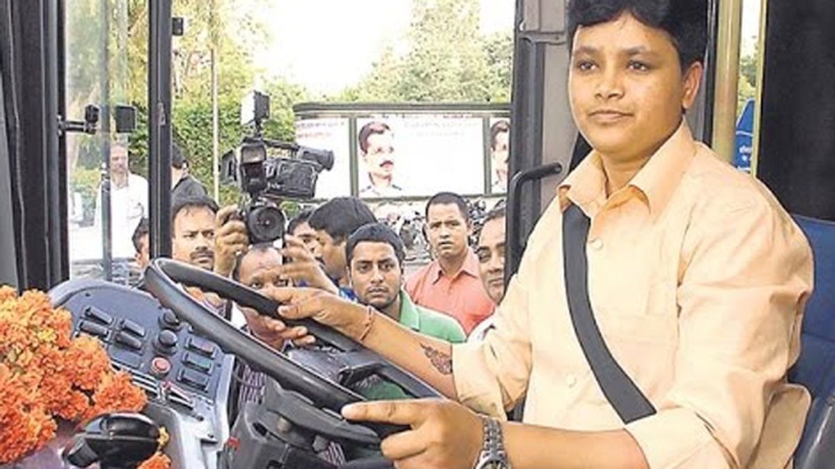 Una mujer conducirá por primera vez autobuses en Delhi