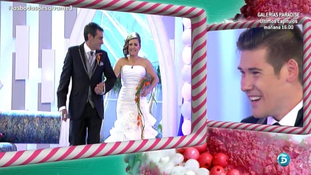 A Antonio se le cae la baba con María