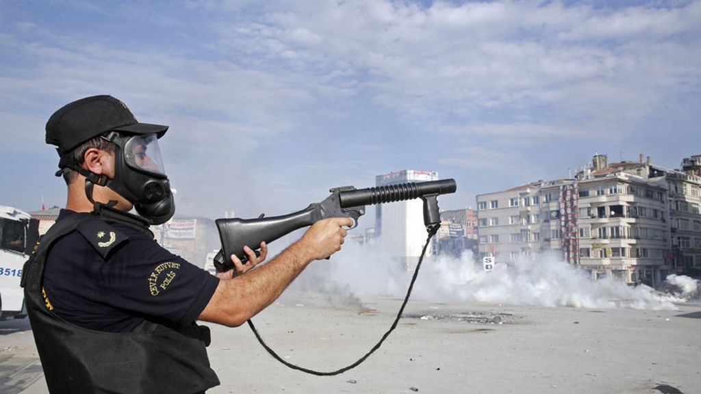 Plaza Taksim, escenario de guerra en Turquía