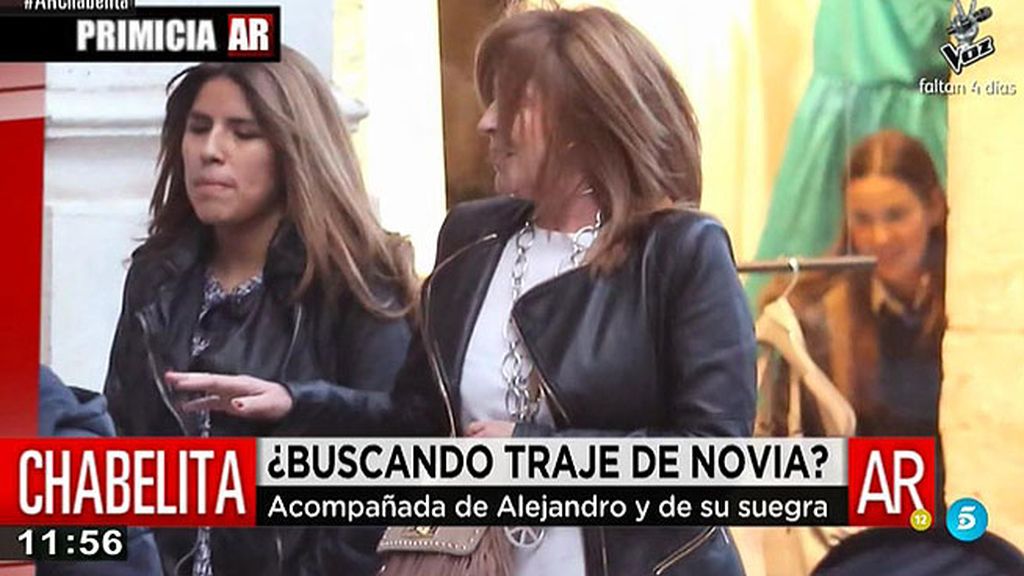 Chabelita, Alejandro y su madre pasaron una tarde de compras por Santander