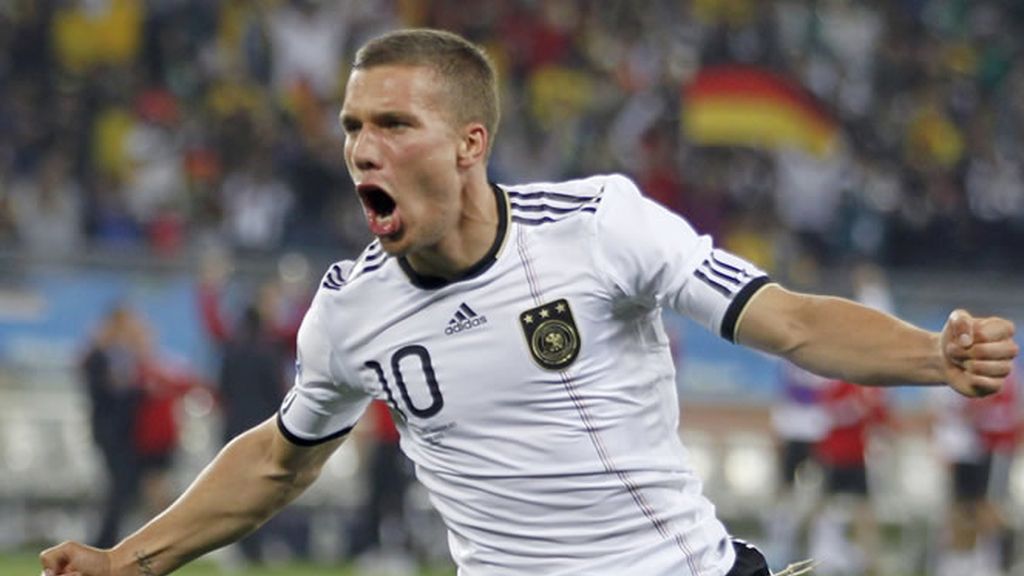 C ) Podolsky, comienza la goleada (Alemania)