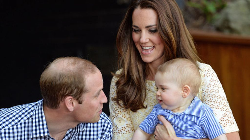 Así lo ha gozado el príncipe George en su primera visita al zoo con sus padres