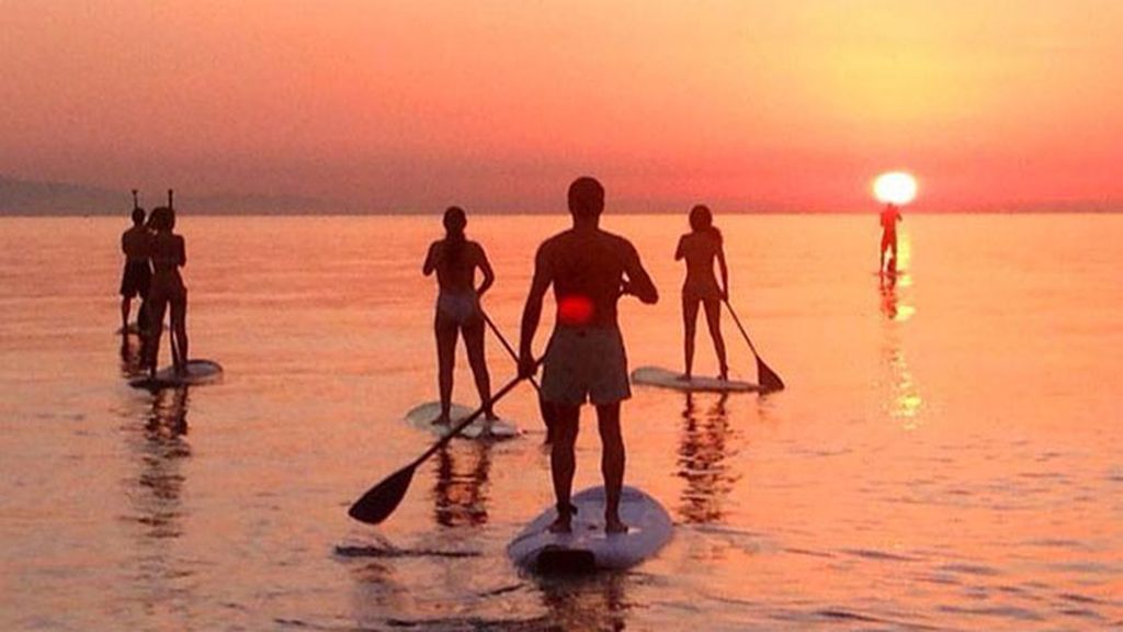 Paddle surf