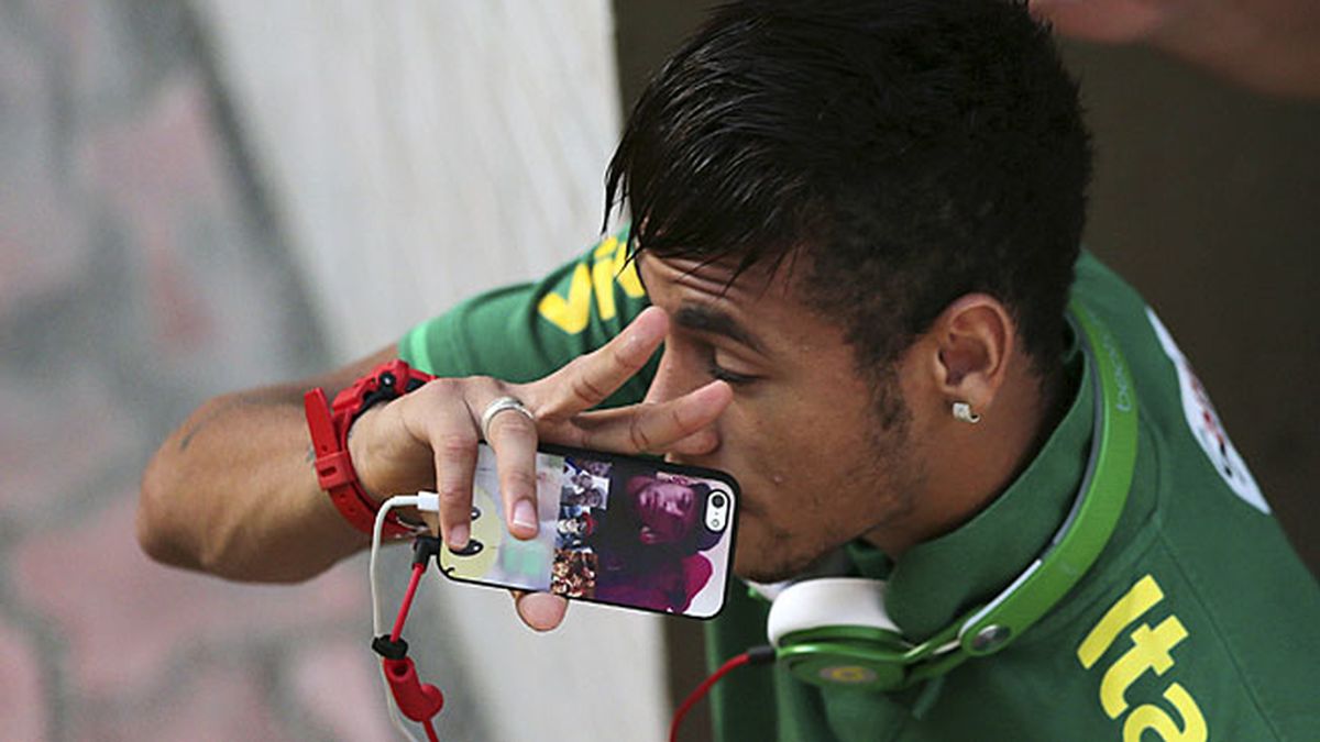 Neymar, tras un entrenamiento con Brasil