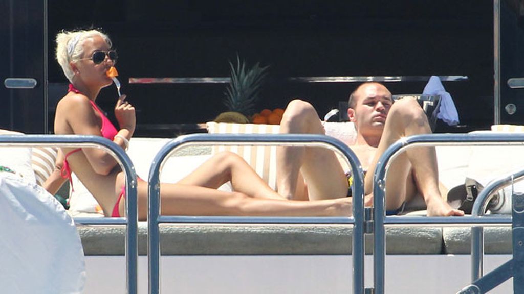 Anna Ortiz, ¿sufrió el estilismo playero de Iniesta?