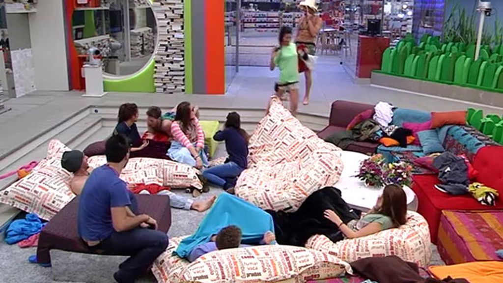 Besos, posturas y mucha tensión sexual