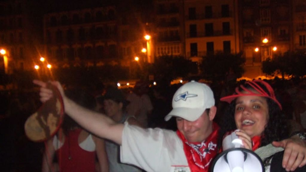 La bota y el megáfono no pueden faltar