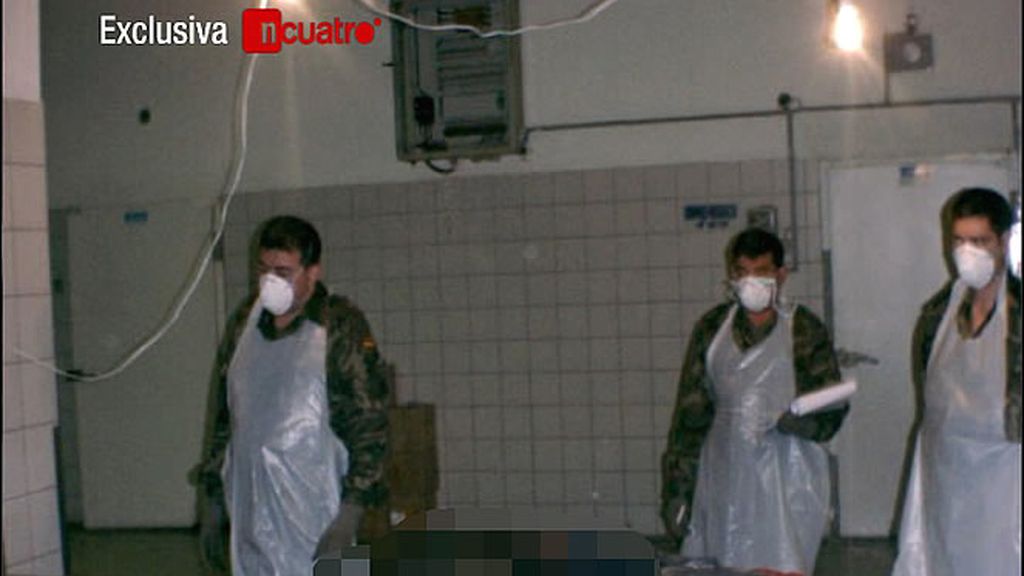 Imágenes exclusivas de las identificaciones de los cadáveres de los militares fallecidos en el accidente del Yak-42