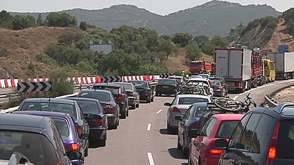 Un atasco, típica imagen del Puerto de Despeñaperros, especialmente en verano