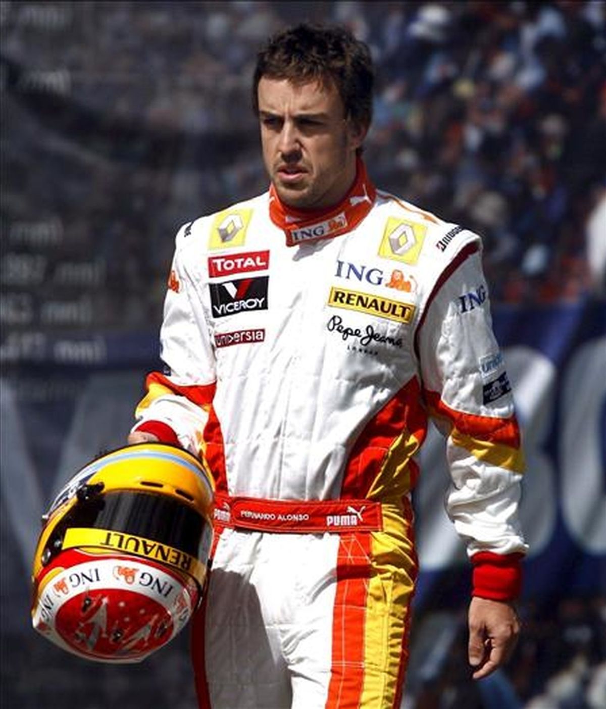 El piloto de Fórmula Uno Fernando Alonso, de Renault, manifiesta que en Malasia tienen que hacer una buena sesión de clasificación. En la imagen, Alonso durante un entrenamiento. EFE/Archivo