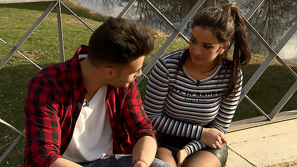 Ruth rechaza el beso de Ángel