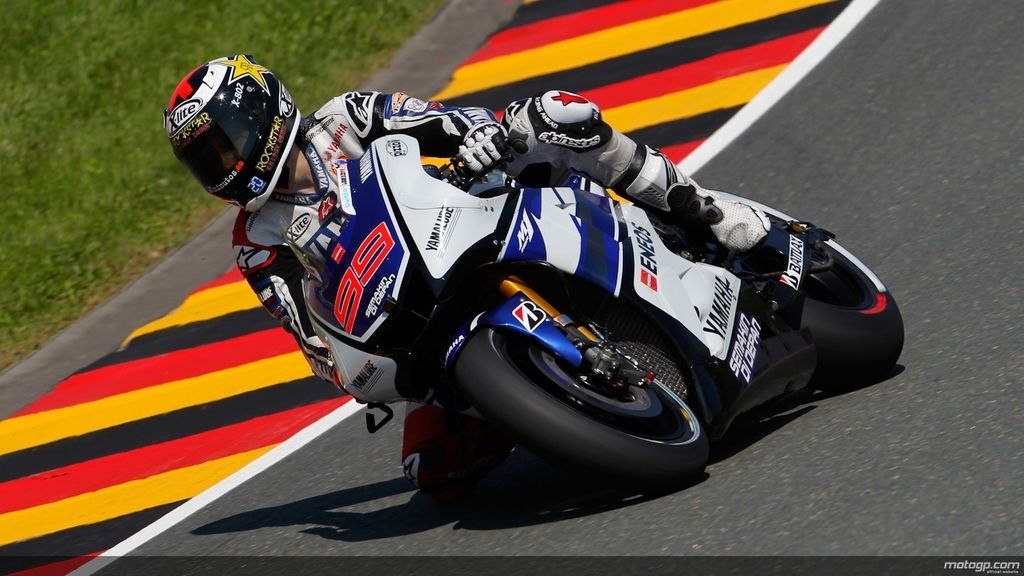 Jorge Lorenzo conduce relajadamente antes del GP de Alemania