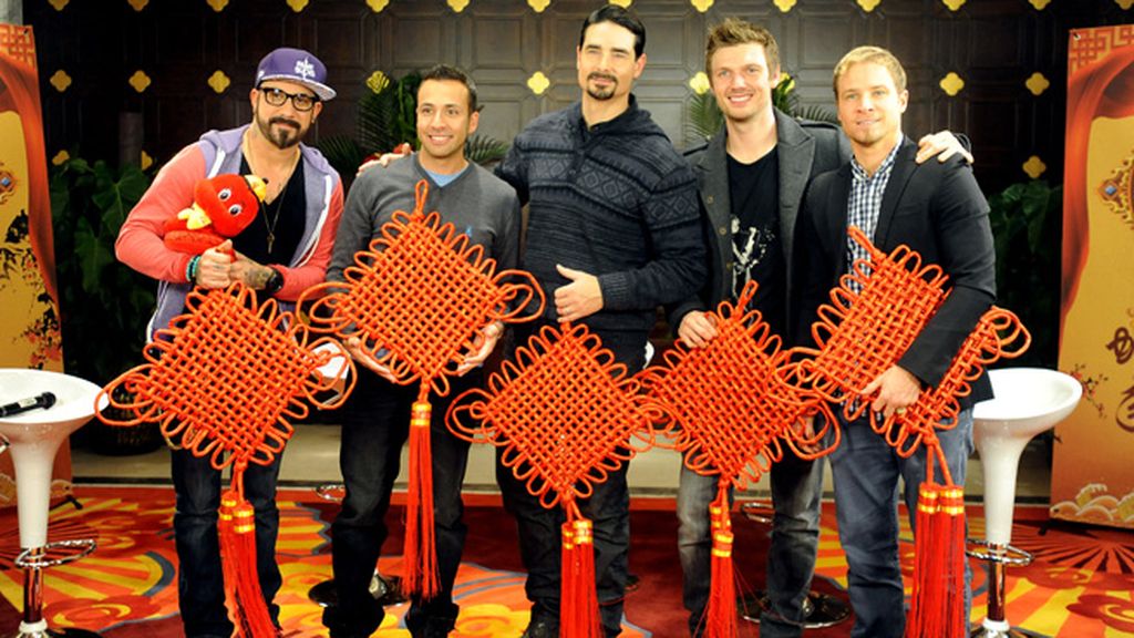¿Qué hacen los 'Backstreet boys' y 'One Direction' en kimono?