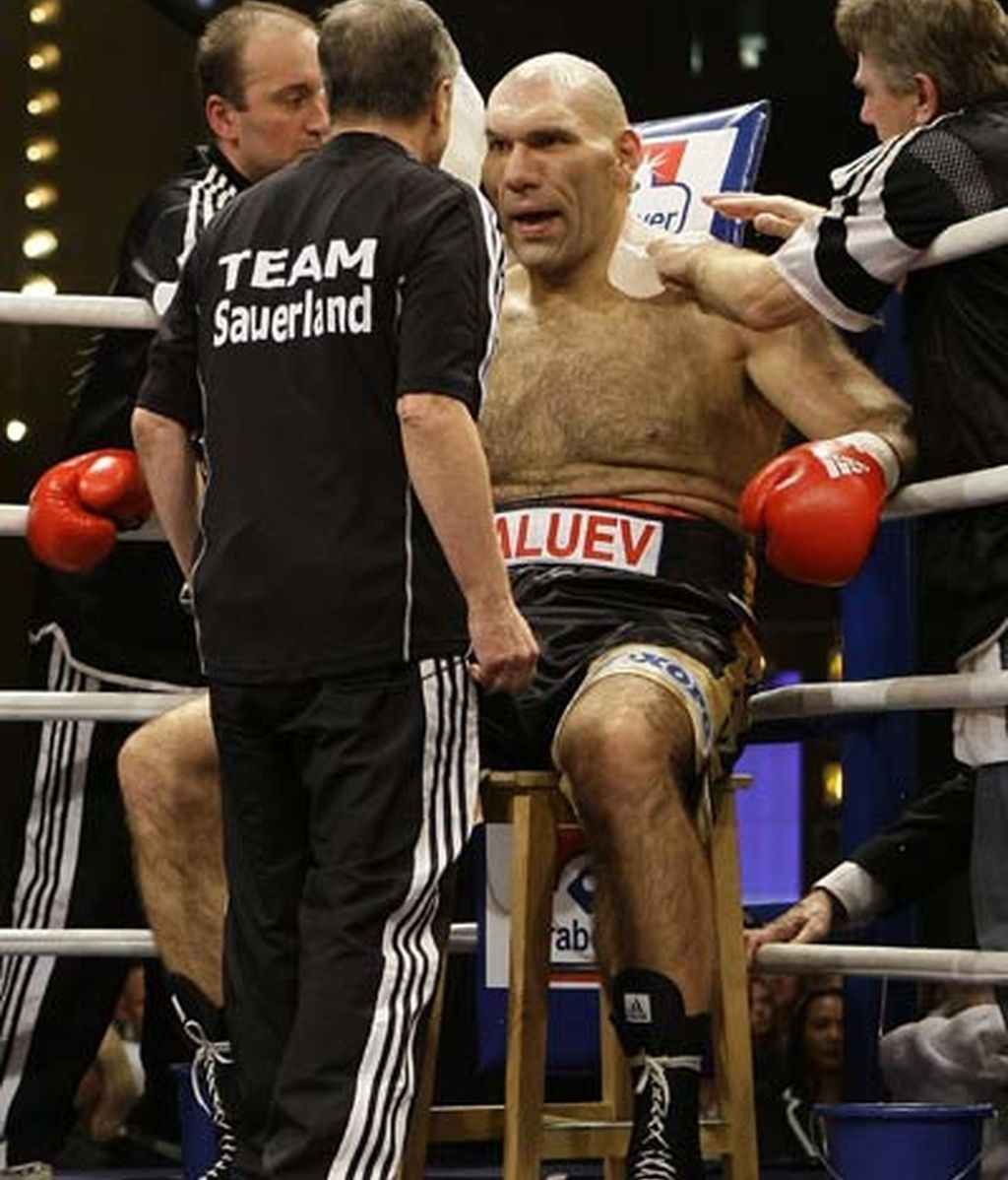 El 'Gigante Valuev' pierde el liderato de pesos pesados