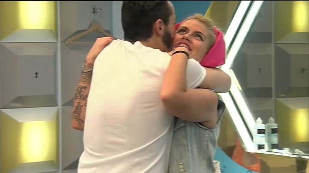 Aritz se afeita para la fiesta rocabilly de 'GH16'