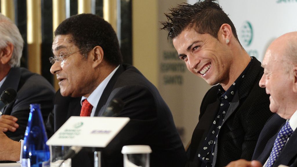 El anillaco de Irina Shayk en la entrega de la Bota de Oro a Cristiano Ronaldo