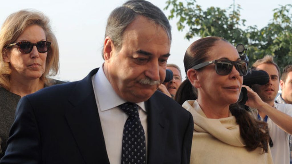 La llegada de Isabel Pantoja a los juzgados para conocer su sentencia