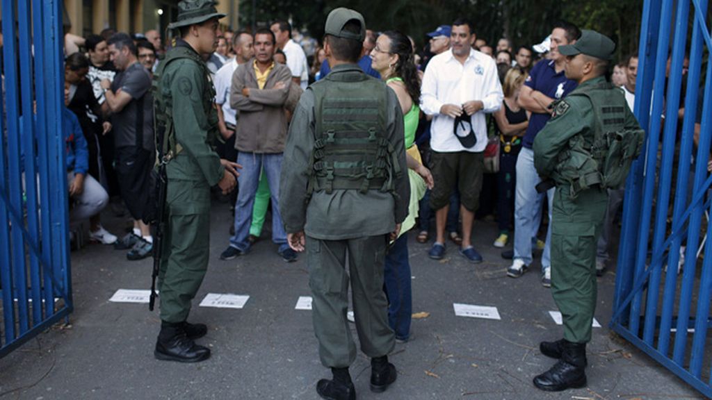 Henrique Capriles y Nicolás Maduro, candidatos para suceder a Chávez