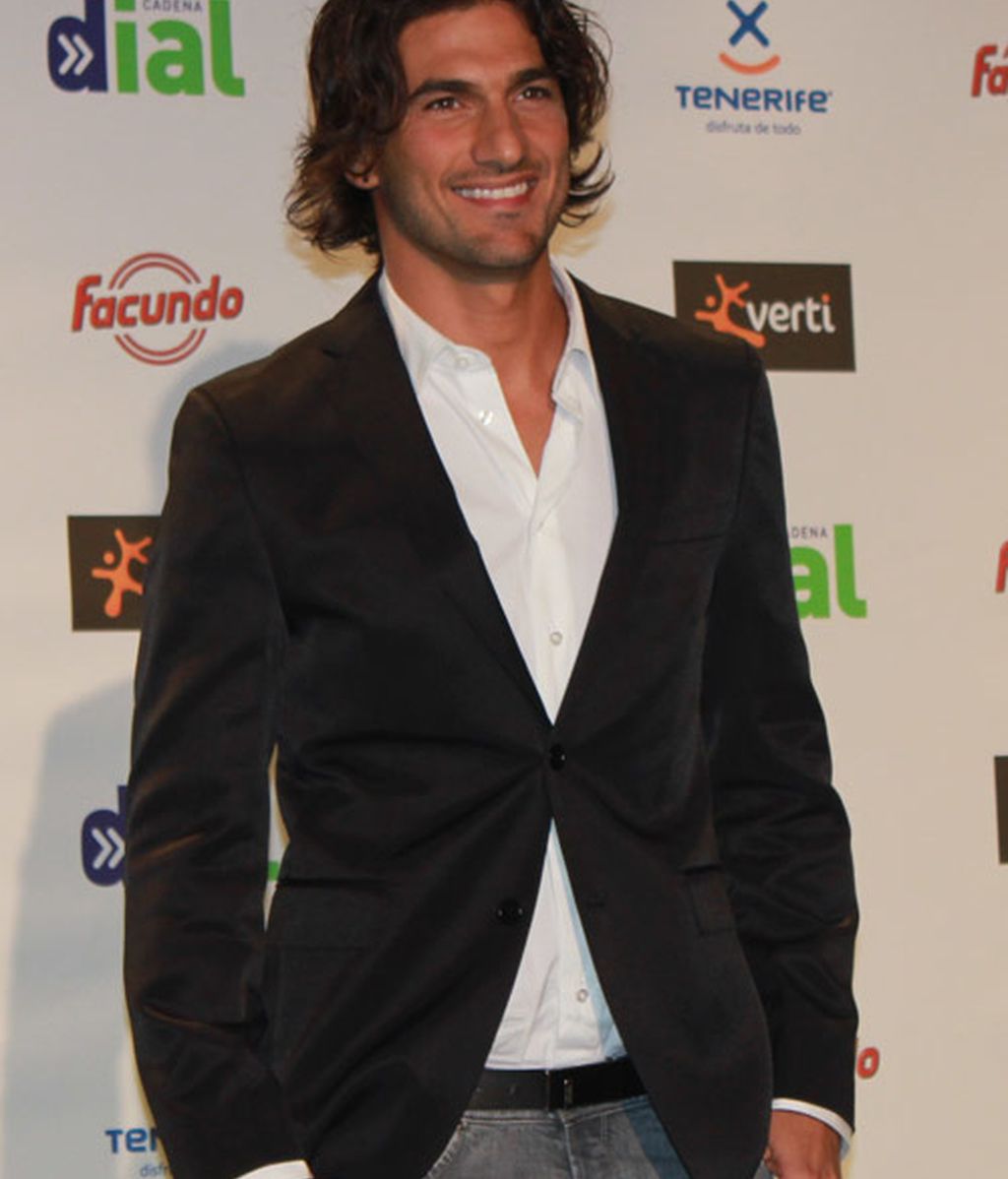 Famosos y premiados en el photocall de los Premios Cadena Dial