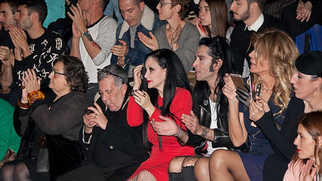 Asistentes desfile Davidelfin