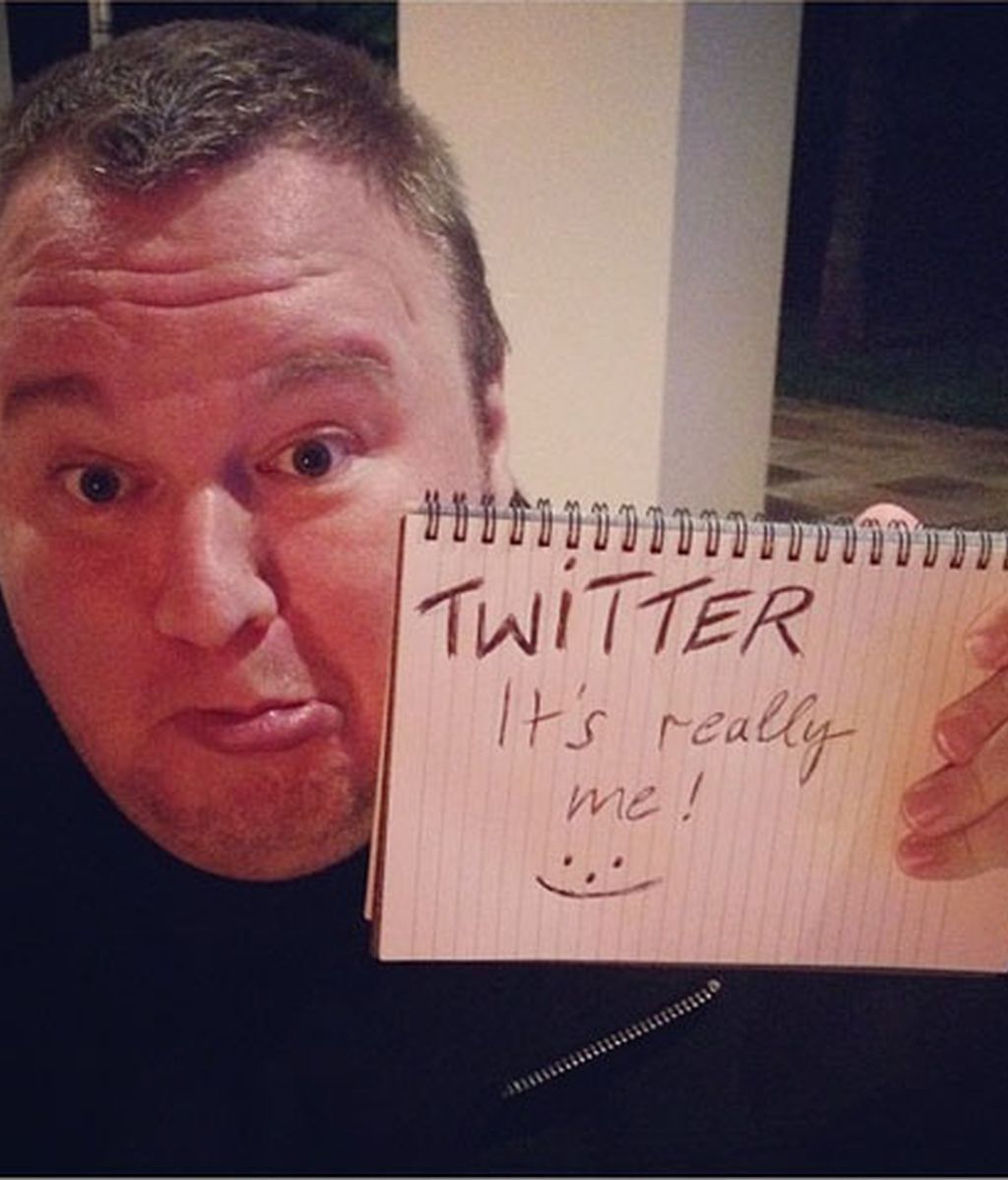 Kim Dotcom, fiel a su estilo, en la foto que él mismo colgó en Instagram para decirle a la red social que es él.