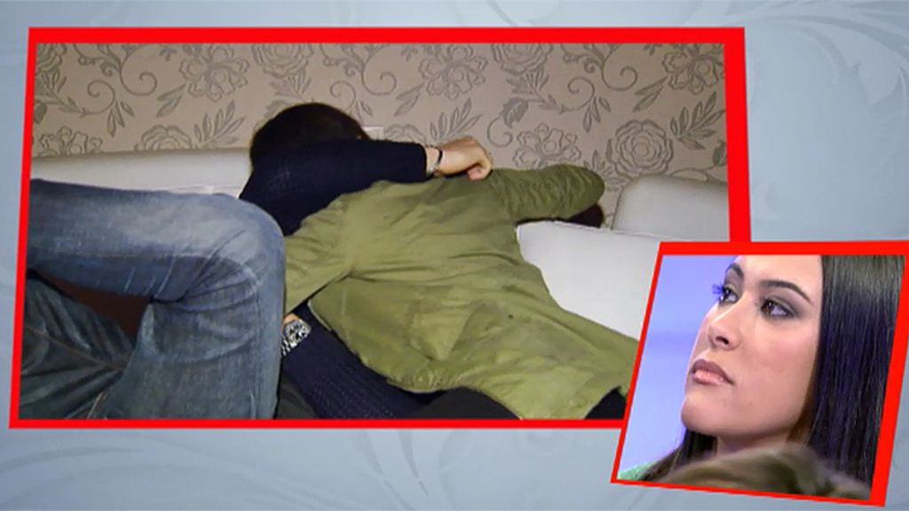 Fede contiene sus ganas de besar a Yasmina