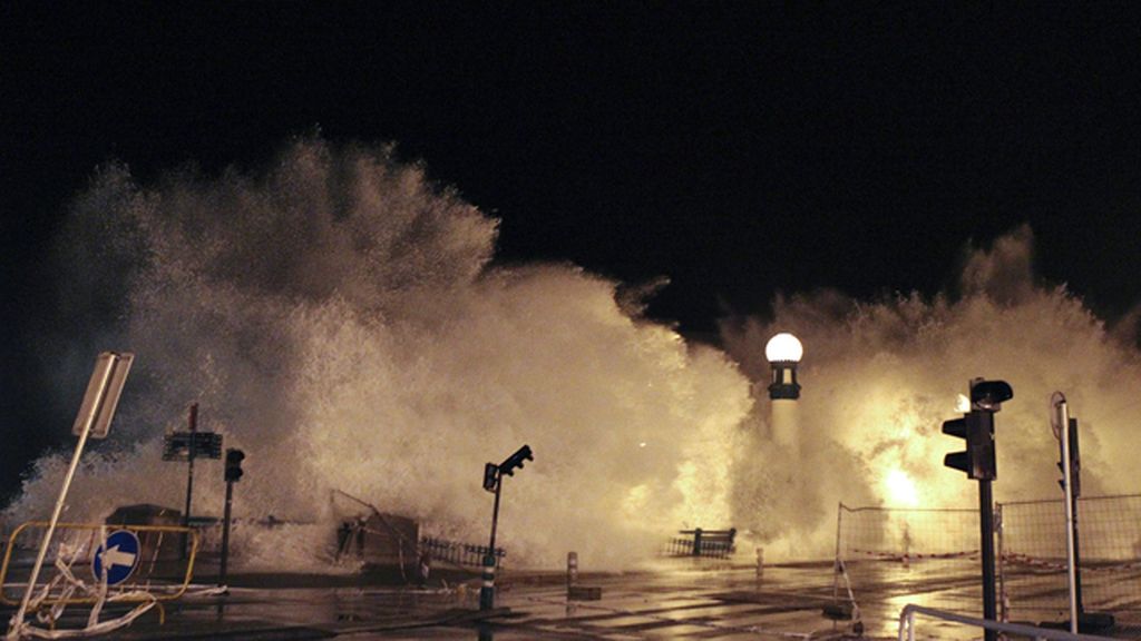 Destrozos por el temporal en Bermeo y San Sebastian