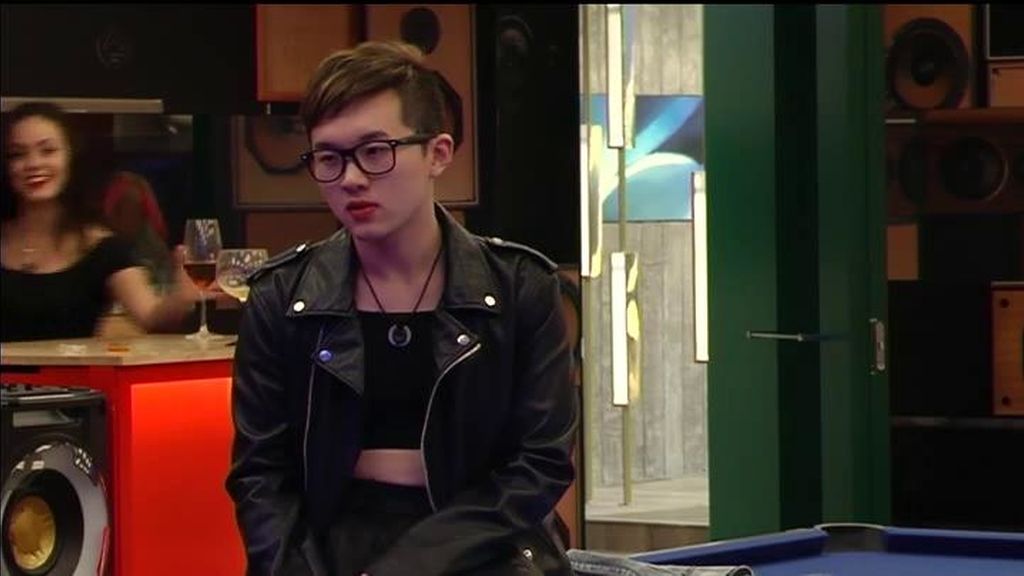 Aritz se afeita para la fiesta rocabilly de 'GH16'